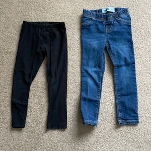 Bundle of Old Navy girls’ jeggings and black leggings. Good condition. 4T